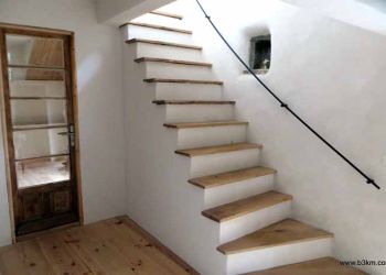 Escaliers en béton avec marches en chêne par B3KM EcoDesign